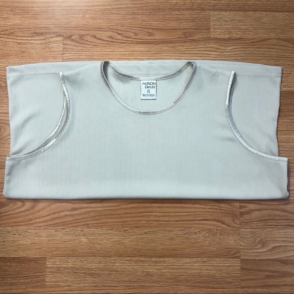🎉2/$15🎉Allison Daley Plus Sz Sleeveless Shell - Picture 4 of 5
